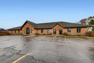 338 Memorial Dr, Crystal Lake, IL 60014 - Photo 1