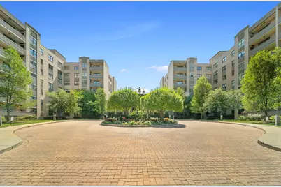 4545 W Touhy Avenue #424W, Lincolnwood, IL 60712 - Photo 1