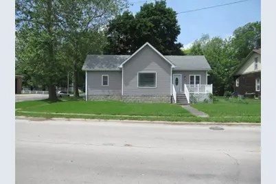 313 S 2nd Street, Cissna Park, IL 60924 - Photo 1