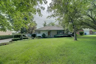 622 S Belmont Ave, Watseka, IL 60970 - Photo 1