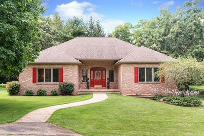 1307 Trail Drive, Dixon, IL 61021 - Photo 1