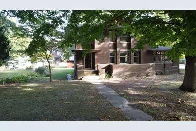 328 E Mulberry Street, Watseka, IL 60970 - Photo 1