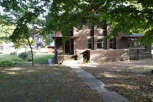 328 E Mulberry St, Watseka, IL 60970 - Photo 1