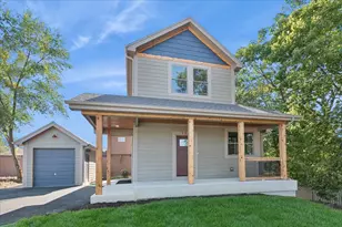 135 W 18th St, Lockport, IL 60441 - Photo 1