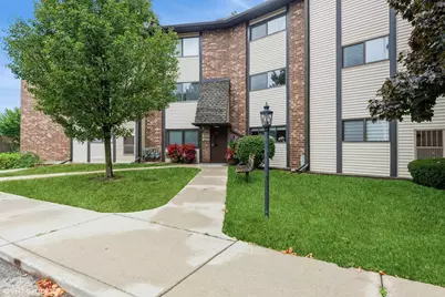 550 Vine Avenue #206, Highland Park, IL 60035 - Photo 1