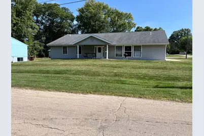 833 S 16th Avenue, Freeport, IL 61032 - Photo 1