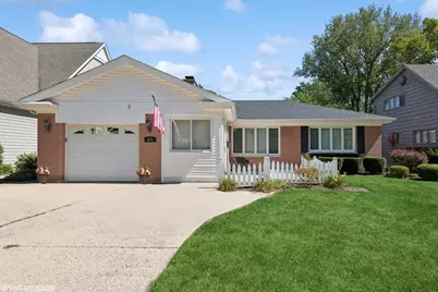 621 Prairie Avenue, Barrington, IL 60010 - Photo 1