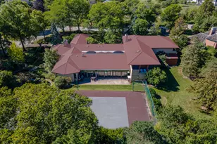 600 Mallard Ln, Oak Brook, IL 60523 - Photo 1