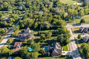 35 Plum Grove Rd, Roselle, IL 60172 - Photo 1