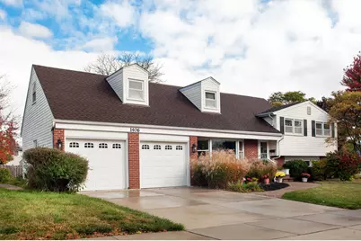 1406 W Lexington Drive, Arlington Heights, IL 60004 - Photo 1