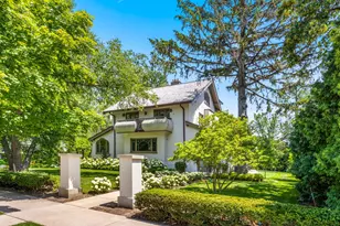 338 Woodstock Ave, Kenilworth, IL 60043 - Photo 1