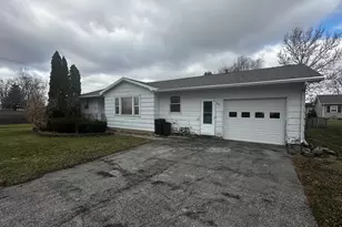 665 W Blue St, Sheldon, IL 60966 - Photo 1