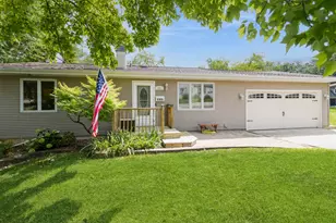 295 S Walnut St, South Elgin, IL 60177 - Photo 1