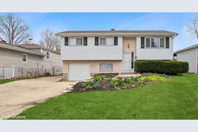 37 S Lodge Lane, Lombard, IL 60148 - Photo 1