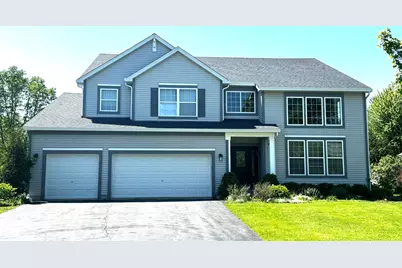 812 Auburn Lane, Lindenhurst, IL 60046 - Photo 1