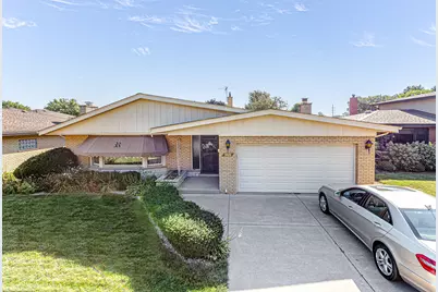 9825 S Kilbourn Avenue, Oak Lawn, IL 60453 - Photo 1