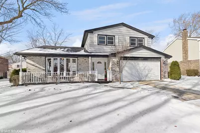 1318 E Best Drive, Arlington Heights, IL 60004 - Photo 1