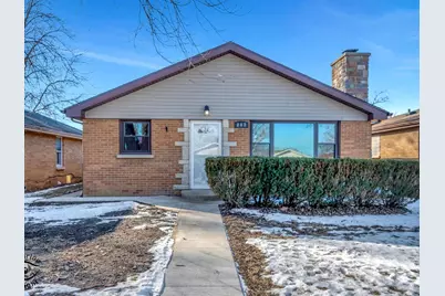 247 N Douglas Avenue, Bradley, IL 60915 - Photo 1