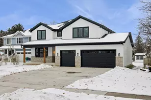 635 S Charlotte St, Lombard, IL 60148 - Photo 1