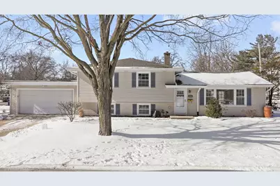 135 Robin Hill Drive, Naperville, IL 60540 - Photo 1