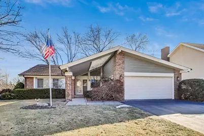 1611 W Shirra Court, Arlington Heights, IL 60004 - Photo 1