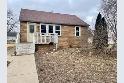 715 E Payson Street, Pontiac, IL 61764 - Photo 1