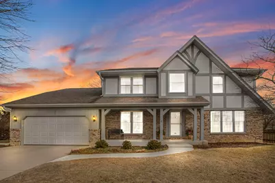 521 W Hawthorne Boulevard, Mundelein, IL 60060 - Photo 1