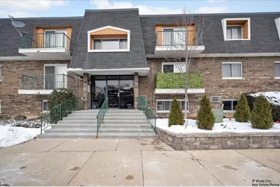 3852 S Parkway Drive #3B, Northbrook, IL 60062 - Photo 1