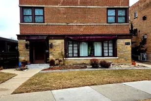 7235 N Ridge Blvd, Chicago, IL 60645 - Photo 1