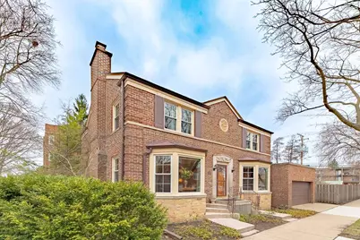 7136 N Washtenaw Avenue, Chicago, IL 60645 - Photo 1