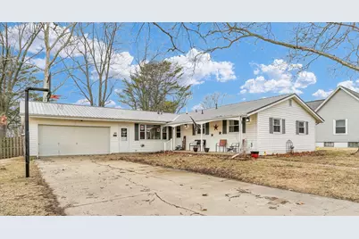 213 S Illinois Street, Atwood, IL 61913 - Photo 1