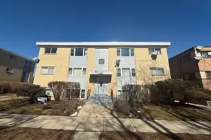 2116 & 2101 Williamsburg Dr, Waukegan, IL 60085 - Photo 1