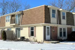 618 Newton Ct, Schaumburg, IL 60194 - Photo 1