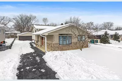 5820 Alabama Avenue, Clarendon Hills, IL 60514 - Photo 1