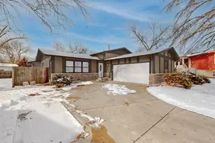 18844 Cedar Ct, Country Club Hills, IL 60478 - Photo 1