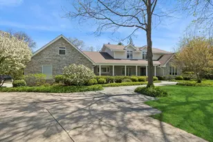681 Halligan Cir, Lake Forest, IL 60045 - Photo 1