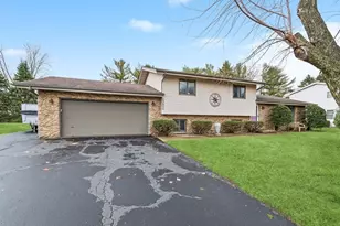 23800 S Cottonwood Ln, Minooka, IL 60447 - Photo 1