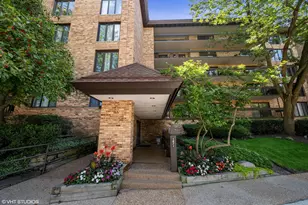 1671 Mission Hills Rd, Northbrook, IL 60062 - Photo 1