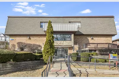1039 College Avenue #4W, Wheaton, IL 60187 - Photo 1