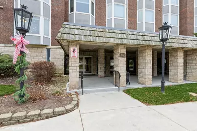 600 Thames Parkway #2E, Park Ridge, IL 60068 - Photo 1
