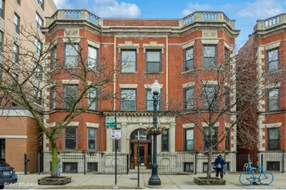 3909 N Sheridan Road #2H, Chicago, IL 60613 - Photo 1