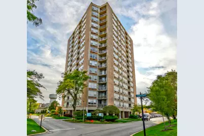 3925 Triumvera Drive #2D, Glenview, IL 60025 - Photo 1