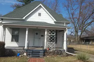 410 W Elm St, Hoopeston, IL 60942 - Photo 1