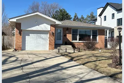916 N Western Avenue, Park Ridge, IL 60068 - Photo 1
