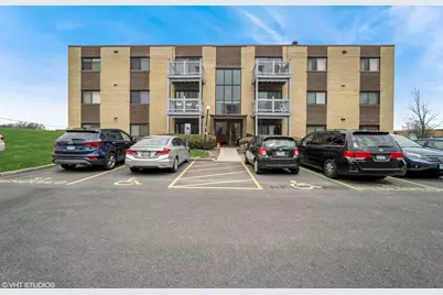 670 Pinecrest Drive #304, Prospect Heights, IL 60070 - Photo 1