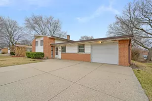 464 N Benton St, Palatine, IL 60067 - Photo 1