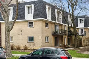 456 Washington Blvd, Oak Park, IL 60302 - Photo 1