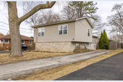 337 S Lake Street, Grayslake, IL 60030 - Photo 1