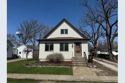 245 E 4th Avenue, Clifton, IL 60927 - Photo 1