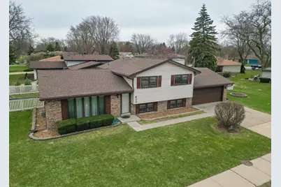 633 Parkshore Drive, Shorewood, IL 60404 - Photo 1